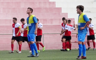 La decepció de Luque i Sergi Martí contrasta amb l'alegria, al fons, dels jugadors rubinencs | Sergi Park